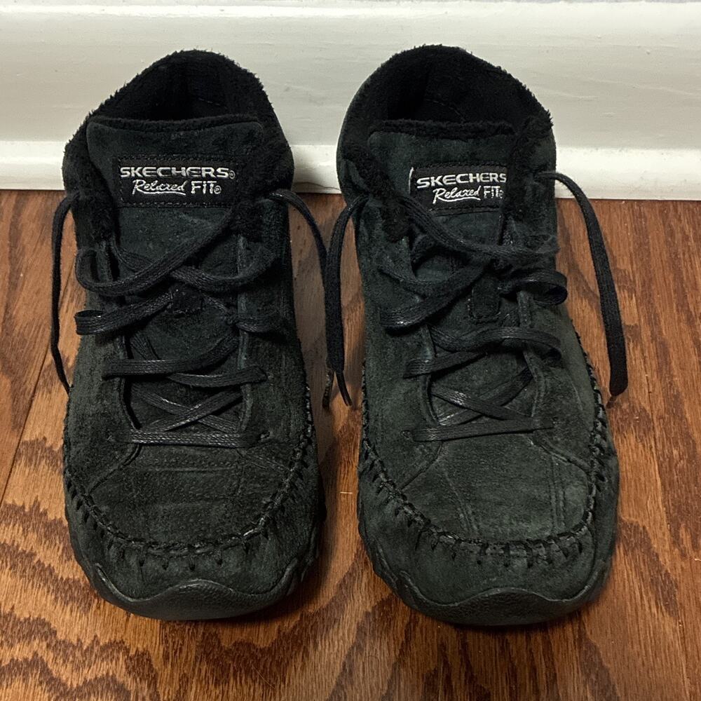 SKECHERS Relaxed Fit Suede Memory Foam Fur Lined Moc Toe Shoes Black Women Sz 6